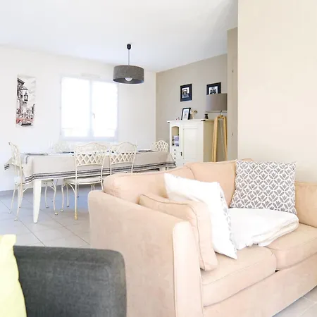 Maison Au Calme, Proche Ocean, 6 Personnes 莱萨布勒-多洛讷