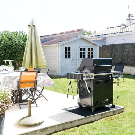 Maison Au Calme, Proche Ocean, 6 Personnes 莱萨布勒-多洛讷