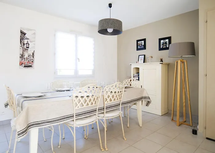 Prázdninový dům Maison Au Calme, Proche Ocean, 6 Personnes