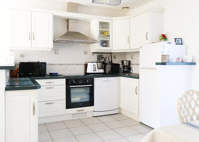 Prázdninový dům Maison Au Calme, Proche Ocean, 6 Personnes *