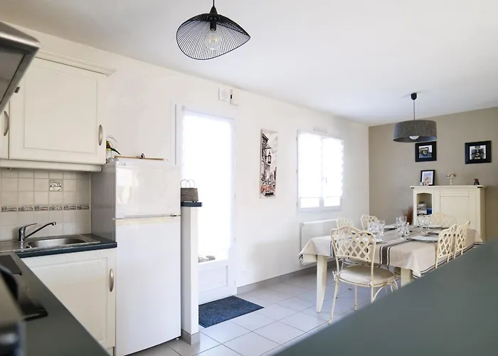 Prázdninový dům Maison Au Calme, Proche Ocean, 6 Personnes *